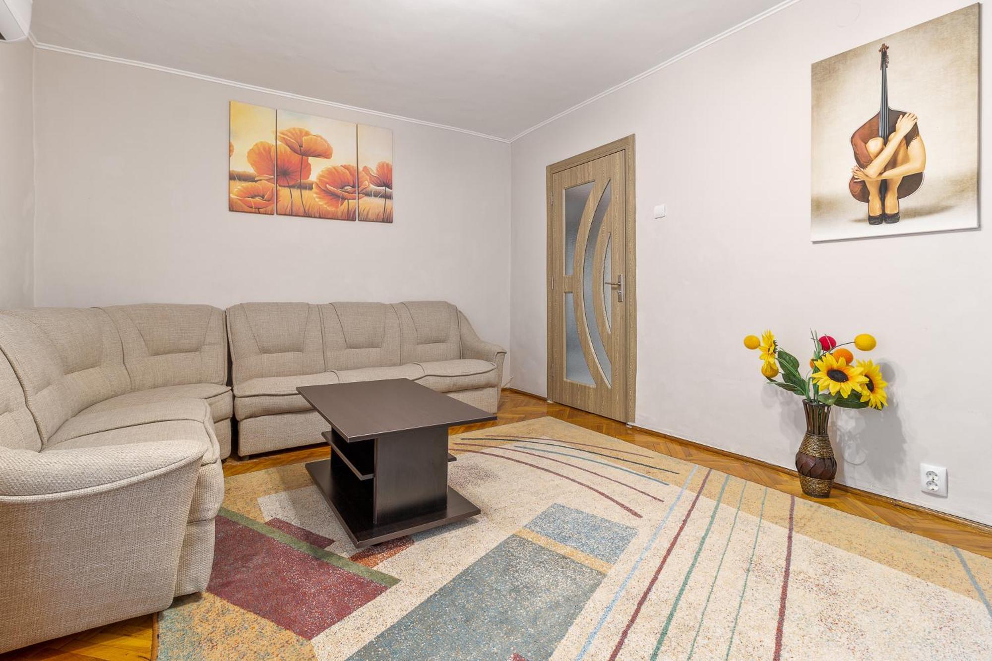 Apartament Helena Орадя Екстер'єр фото