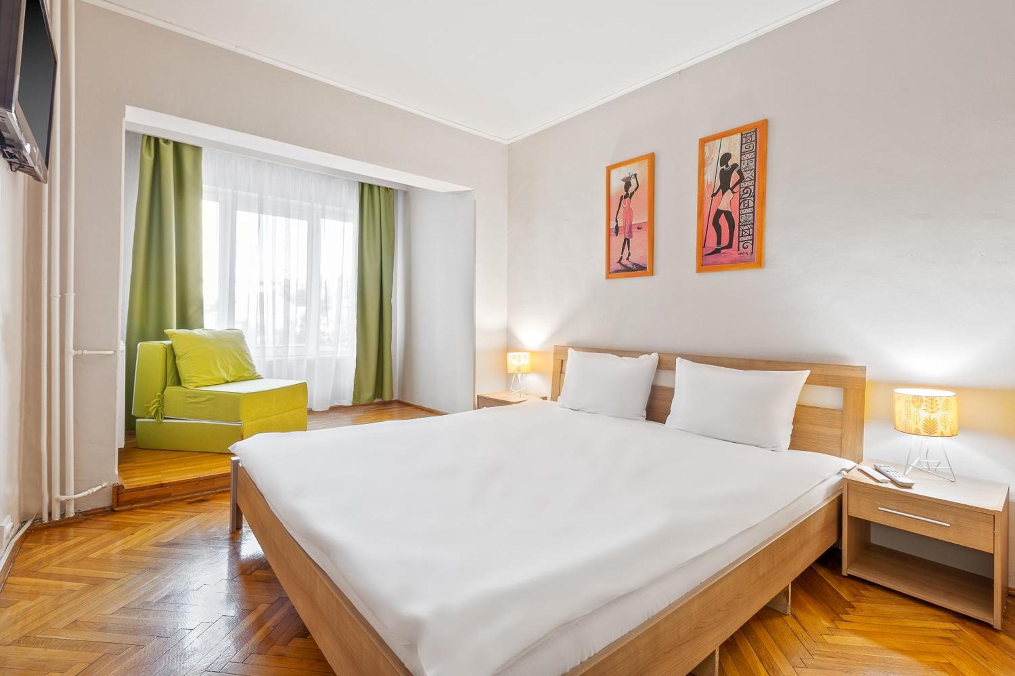 Apartament Helena Орадя Екстер'єр фото