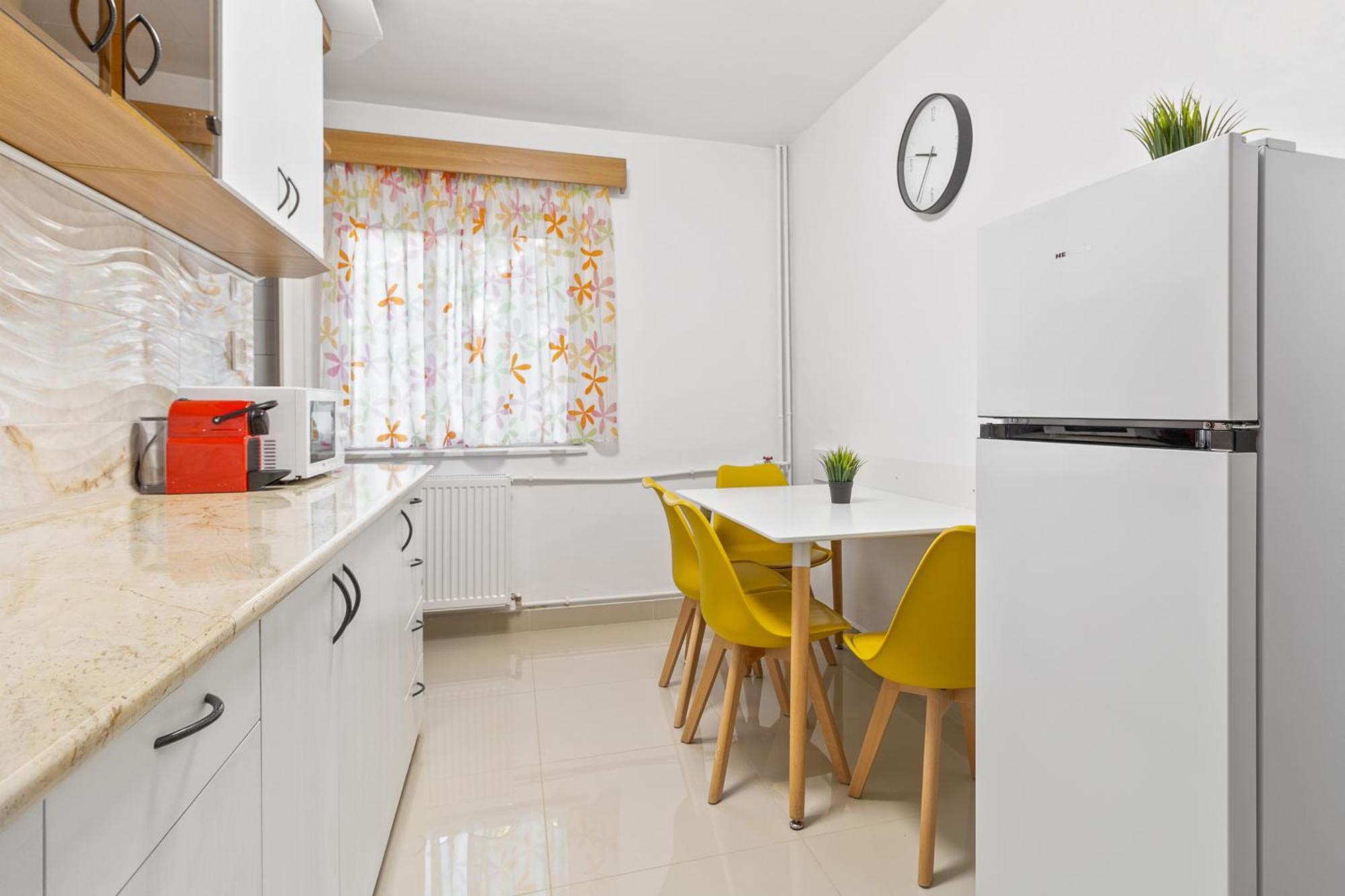 Apartament Helena Орадя Екстер'єр фото